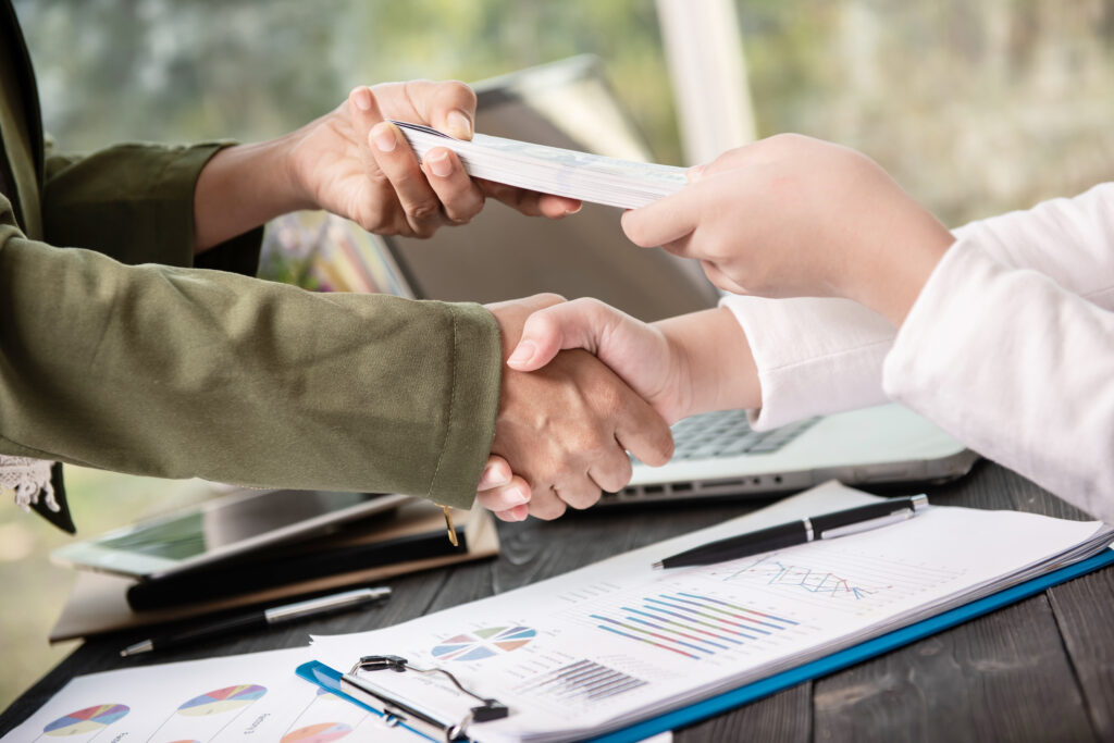 paying for mortgage related charges when buying property in Dubai