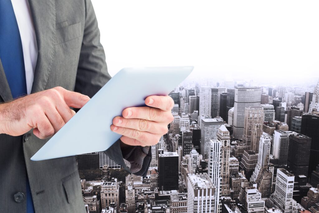 checking eligibility and investment criteria for obtaining UAE Golden Visa
